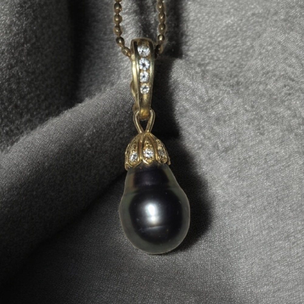 Vintage 18k Gold Tahitian Pearl & Diamond Pendant EUC